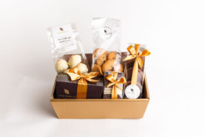 Luxe gouden geschenkmand