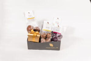 Geschenkmand Délice – elegante mand met Belgische chocolade