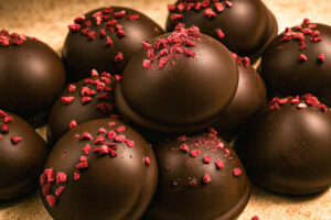 Chocoladezoenen cranberry – met veenbes & framboos (4 stuks)